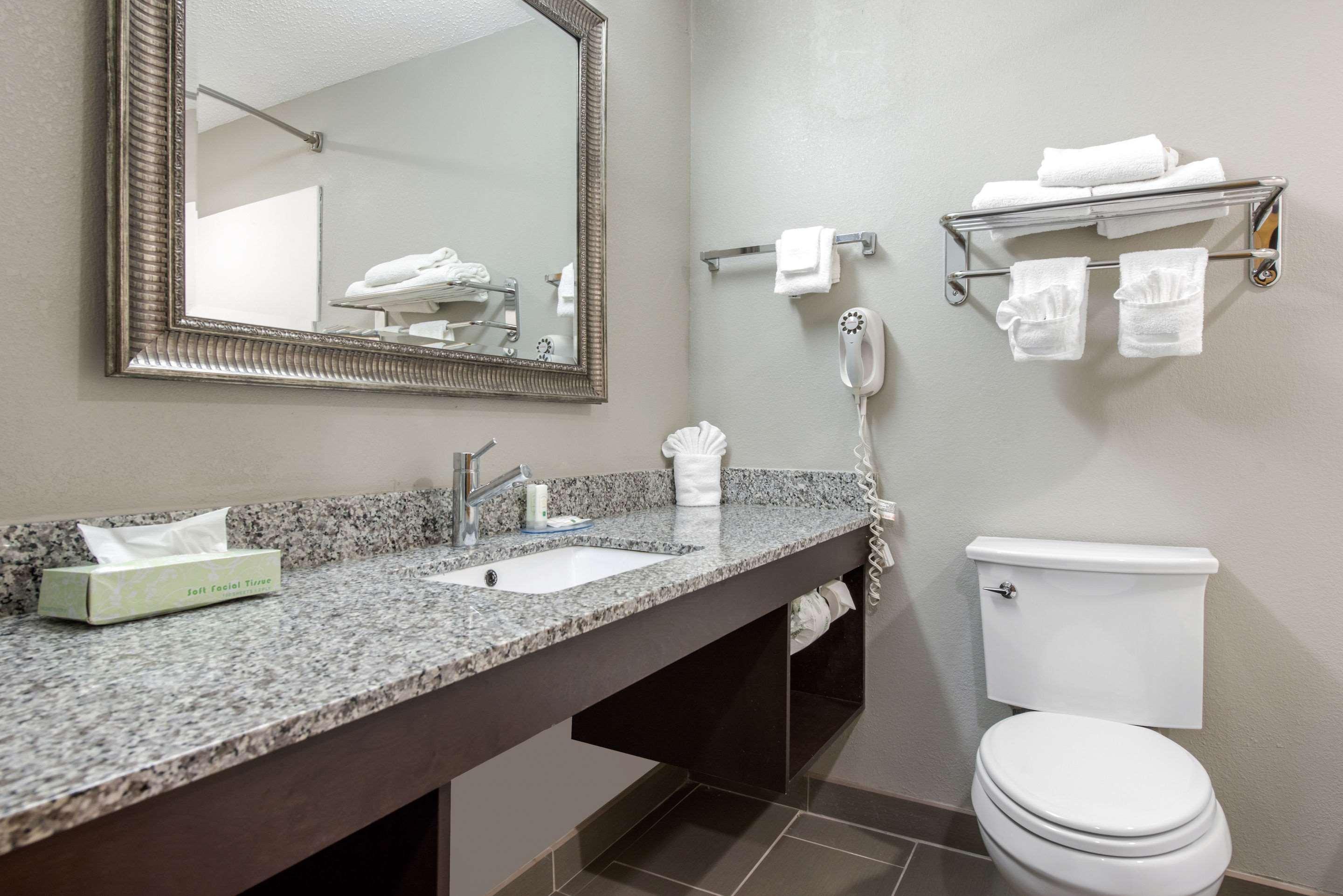 Quality Inn & Suites Brownsburg - Indianapolis West Экстерьер фото