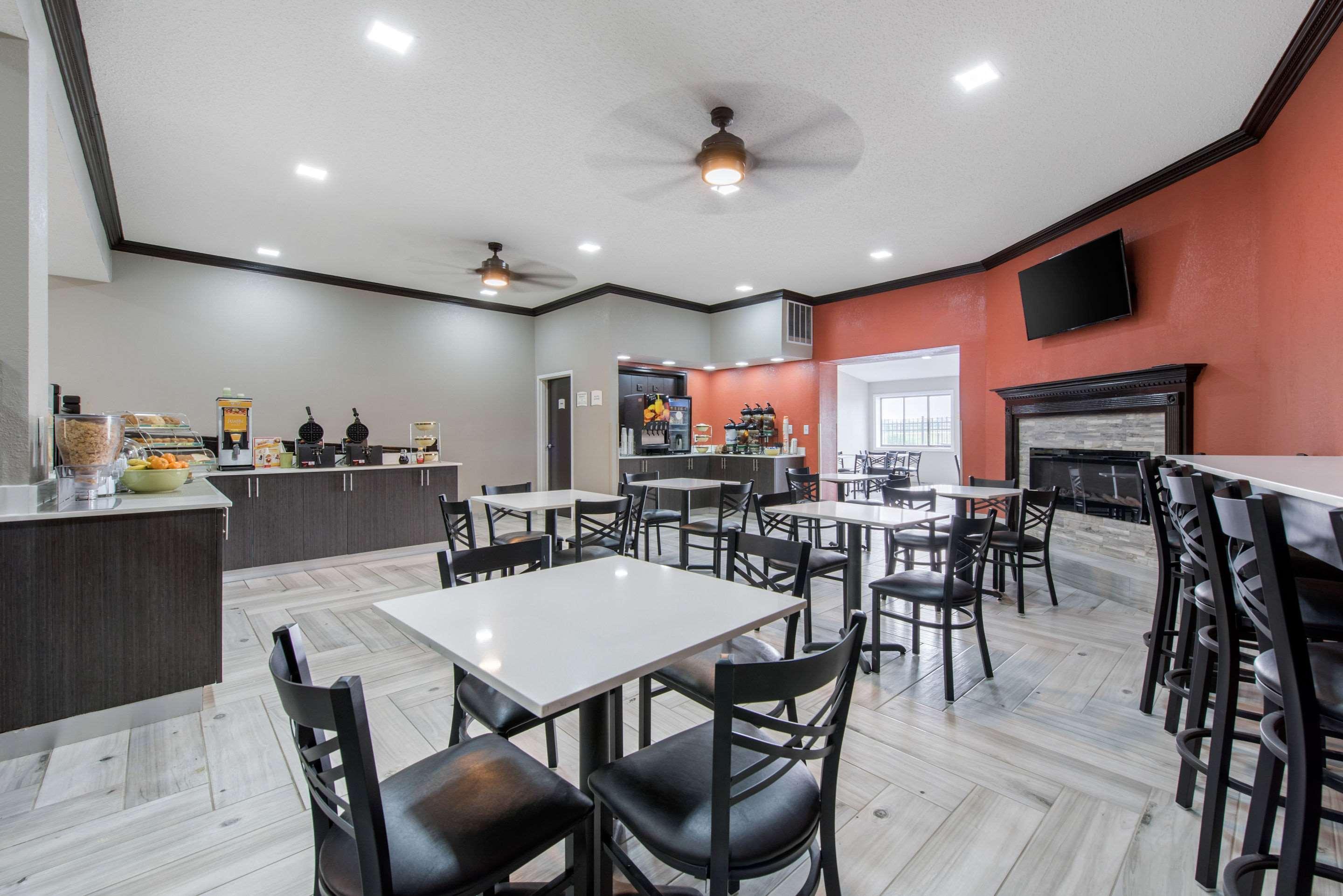 Quality Inn & Suites Brownsburg - Indianapolis West Экстерьер фото