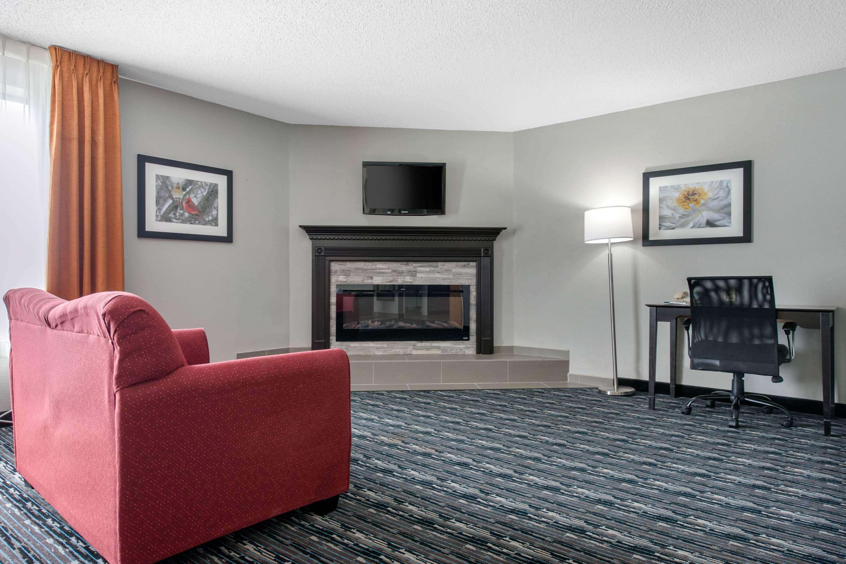 Quality Inn & Suites Brownsburg - Indianapolis West Экстерьер фото