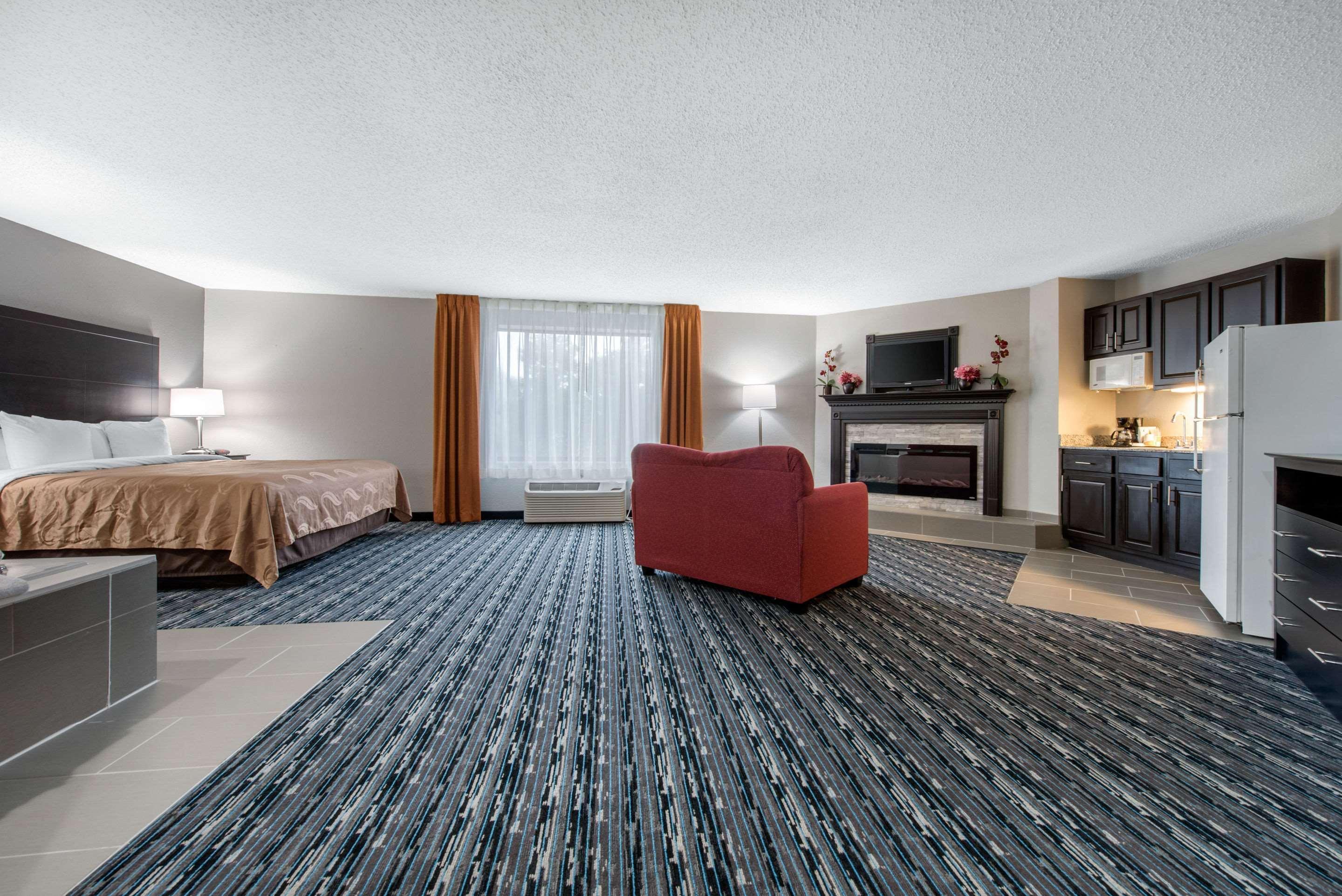 Quality Inn & Suites Brownsburg - Indianapolis West Экстерьер фото