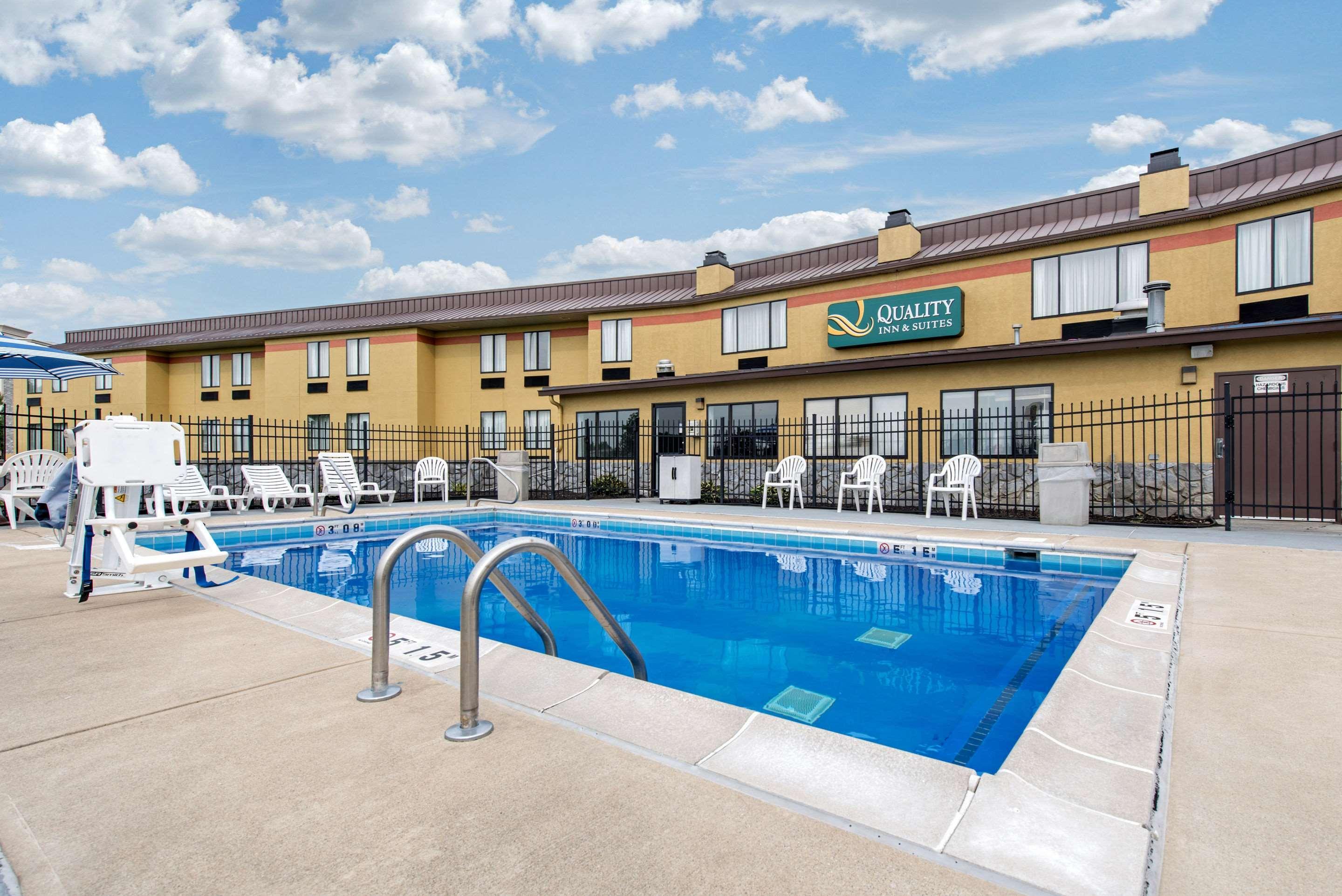 Quality Inn & Suites Brownsburg - Indianapolis West Экстерьер фото